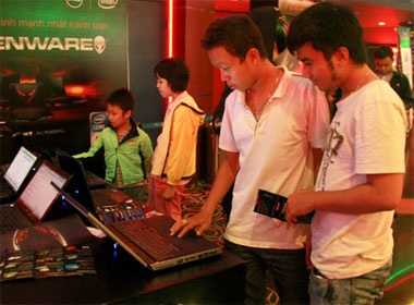 Game thu trai nghiem suc manh laptop Alienware hinh anh