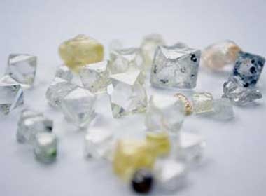 Zimbabwe ban dau gia 900.000 carat kim cuong hinh anh