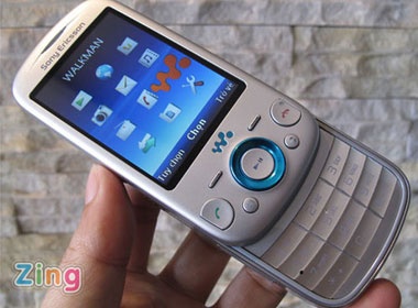 'Dap hop' dien thoai nghe nhac Sony Ericsson Zylo hinh anh