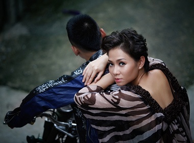 Thu Minh song ca cung bo hinh anh