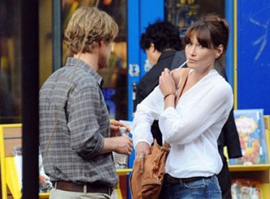 Vo dong phim tinh tu, tong thong Phap noi doa hinh anh