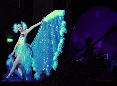 Ngam thi sinh Hoa hau TGNV thi tai nang hinh anh