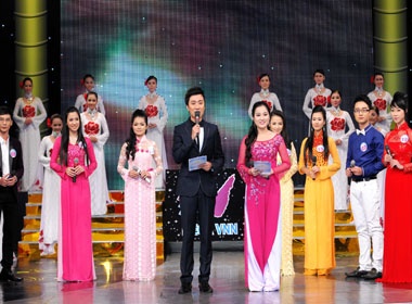 Gay can dem thi dau tien Nguoi dan chuong trinh truyen hinh hinh anh