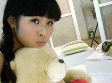 Ngam Hoa hau Ngoc Han nhi nhanh doi thuong hinh anh