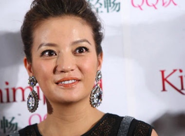 Trieu Vy bi don ly hon hinh anh