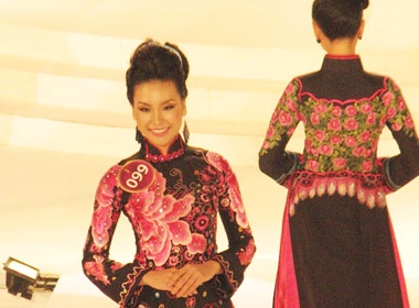 'Nguoi dep ao dai' bi tuoc danh hieu vi sua mui hinh anh