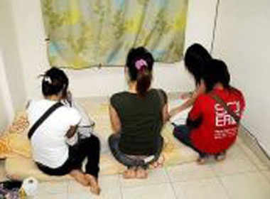 Gai mai dam cung ham hoc... ngoai ngu hinh anh