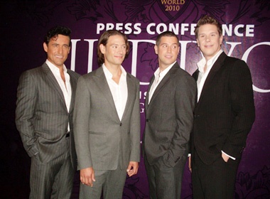 IL DIVO 'choi kho' bao gioi Viet Nam hinh anh