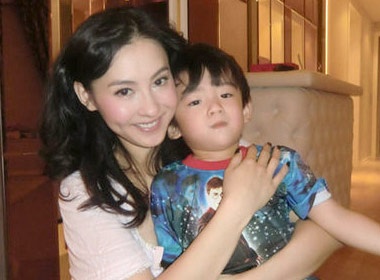 Truong Ba Chi 'PR' cho con hinh anh