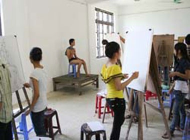 Phan nguoi co cuc sau nhung buc ve 'nude' hinh anh