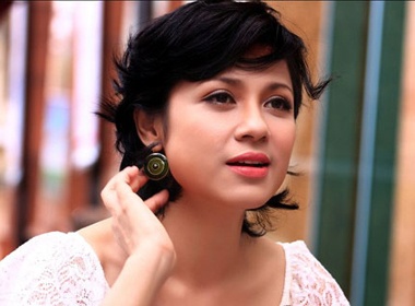 Ve dep man ma cua 'gai mot con' Viet Trinh hinh anh