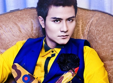 Vinh Thuy sac so nhung lanh lung hinh anh