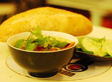 Di an Pha lau o quan rat 'xi tin' hinh anh