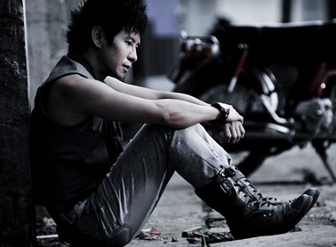 Ly Hai van chua quen moi tinh dau hinh anh