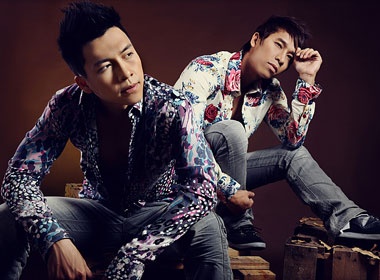 The Men goi y trang phuc di choi dip le hinh anh