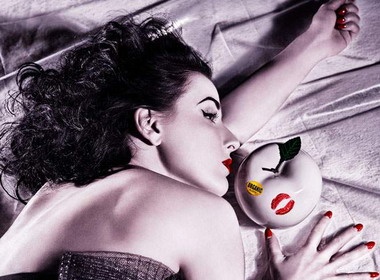 Dita Von Teese - Bup be khong tinh yeu hinh anh