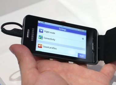 Can canh smartphone Bada thu 2 cua Samsung tai IFA 2010 hinh anh