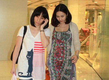 Le Tu lan dau lo dien sau khi xuat vien hinh anh