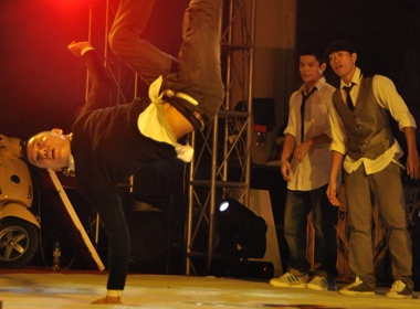 Gioi tre Ha thanh man nhan voi 'dai tiec' hiphop hinh anh