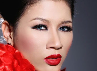 Ngam Trang Tran moi do mat xanh hinh anh