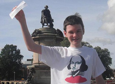 15 tuoi do DH Cambridge du chua bao gio di hoc hinh anh