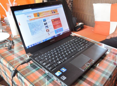 Laptop cong nghe xe dua cua Toshiba ve Viet Nam hinh anh