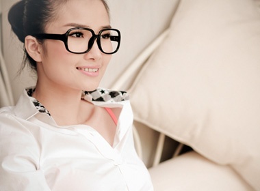 Cao Thuy Duong gian di so mi trang hinh anh