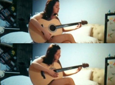 Yoon Eun Hye say sua hoc guitar hinh anh