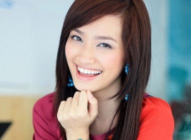 Truc Diem san hang hieu hinh anh