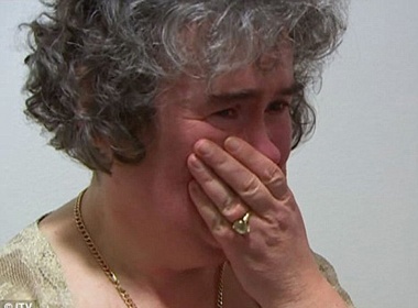 Susan Boyle bat khoc vi bi choi tu hinh anh