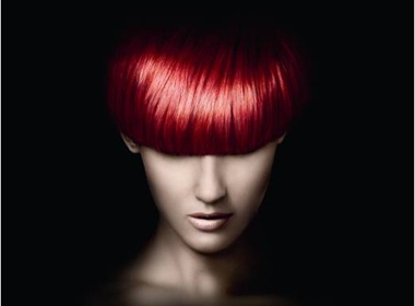 Bay sac cau vong tren mai toc hinh anh