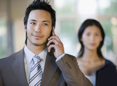 'Sap' bay tinh nguoi dan ong co vo hinh anh