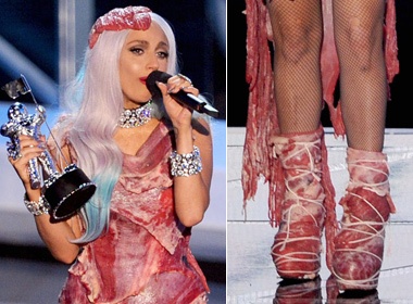 Lady Gaga mac thit song len san khau hinh anh