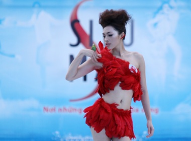 Nhung bo trang phuc an tuong cua thi sinh sieu mau hinh anh