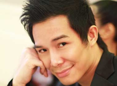 Nathan Lee ban ron nhieu du an moi hinh anh