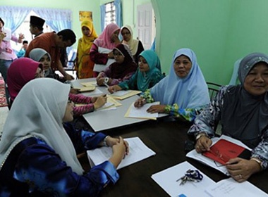 Malaysia mo truong cho... nu sinh mang thai hinh anh