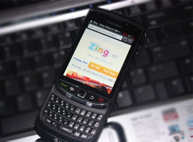 'Ngon duoc' BlackBerry Torch 9800 ve Viet Nam hinh anh