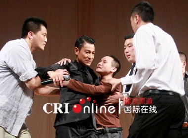 Dan ong cung phat cuong vi Luu Duc Hoa hinh anh