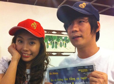 Khanh Phuong, Quynh Nga don Trung thu o Dai Loan hinh anh