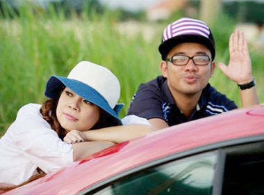 Thanh Thao nhi nhanh ben nhiep anh gia va stylist hinh anh