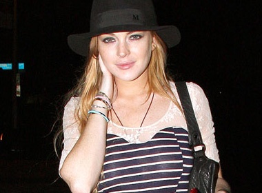 Lindsay Lohan bat ngo duoc ra tu hinh anh