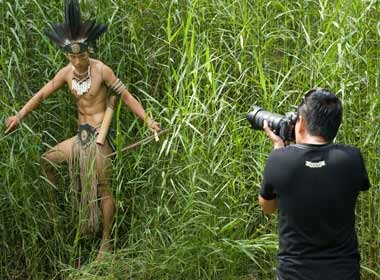 Xem thi sinh sieu mau 'vat lon' giua troi nang hinh anh