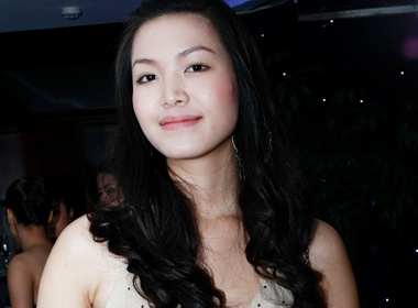 Ve dep mong manh cua HH Thuy Dung hinh anh