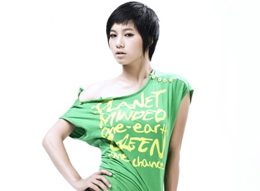 Mai Lam khoe vai tran dang chuan hinh anh