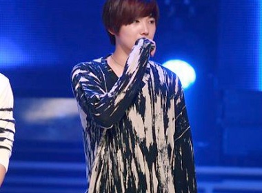 Lee Hong Ki khoc vi bi... ban gai bo hinh anh