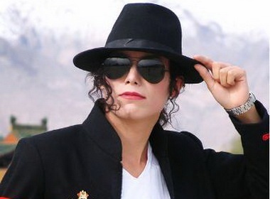 Mu cua Michael Jackson duoc ban 14 nghin euro hinh anh