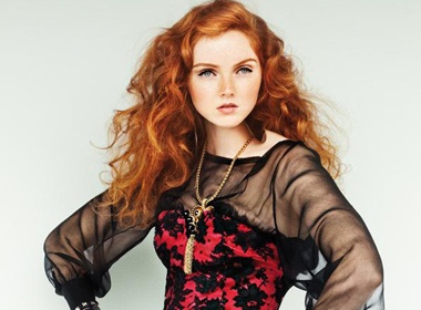 Lily Cole - Cong chua trong tranh hinh anh