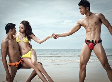 Thi sinh sieu mau nong bong voi bikini hinh anh