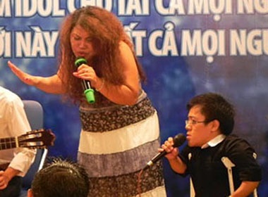 Son Lam bat ngo 'hoi ngo' Siu Black hinh anh