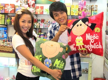 Hoa Hiep 'to tinh' voi Oc Thanh Van hinh anh